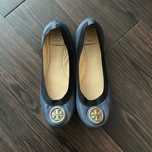 Tory Burch Caroline Flat | Blue with Black Elastic Band and Gold Accents